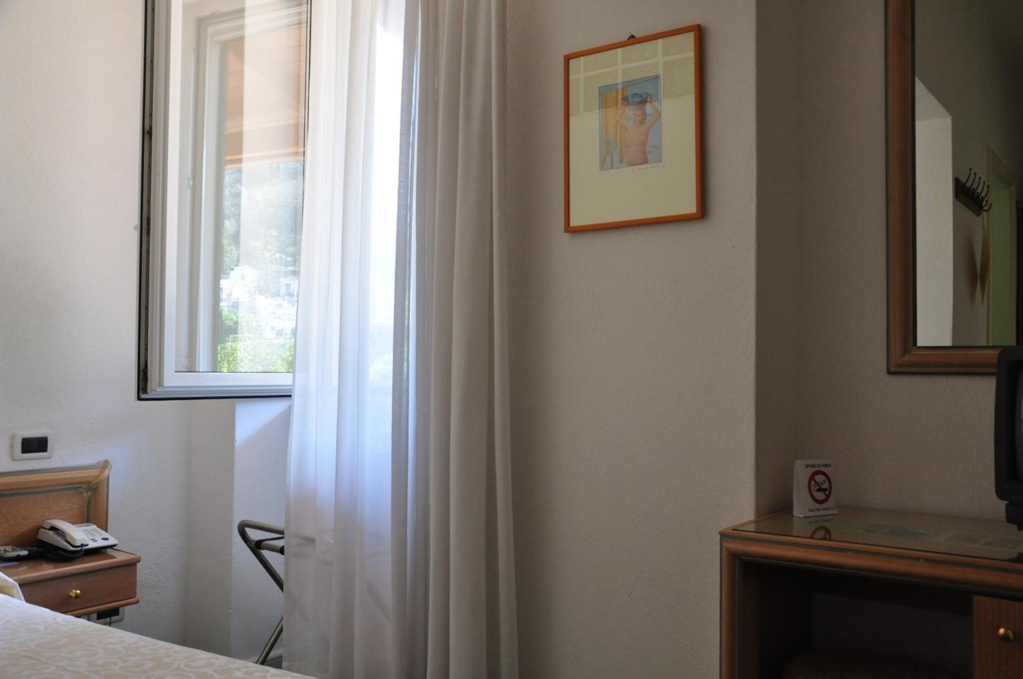 Hotel La Marticana Ischia Rum bild